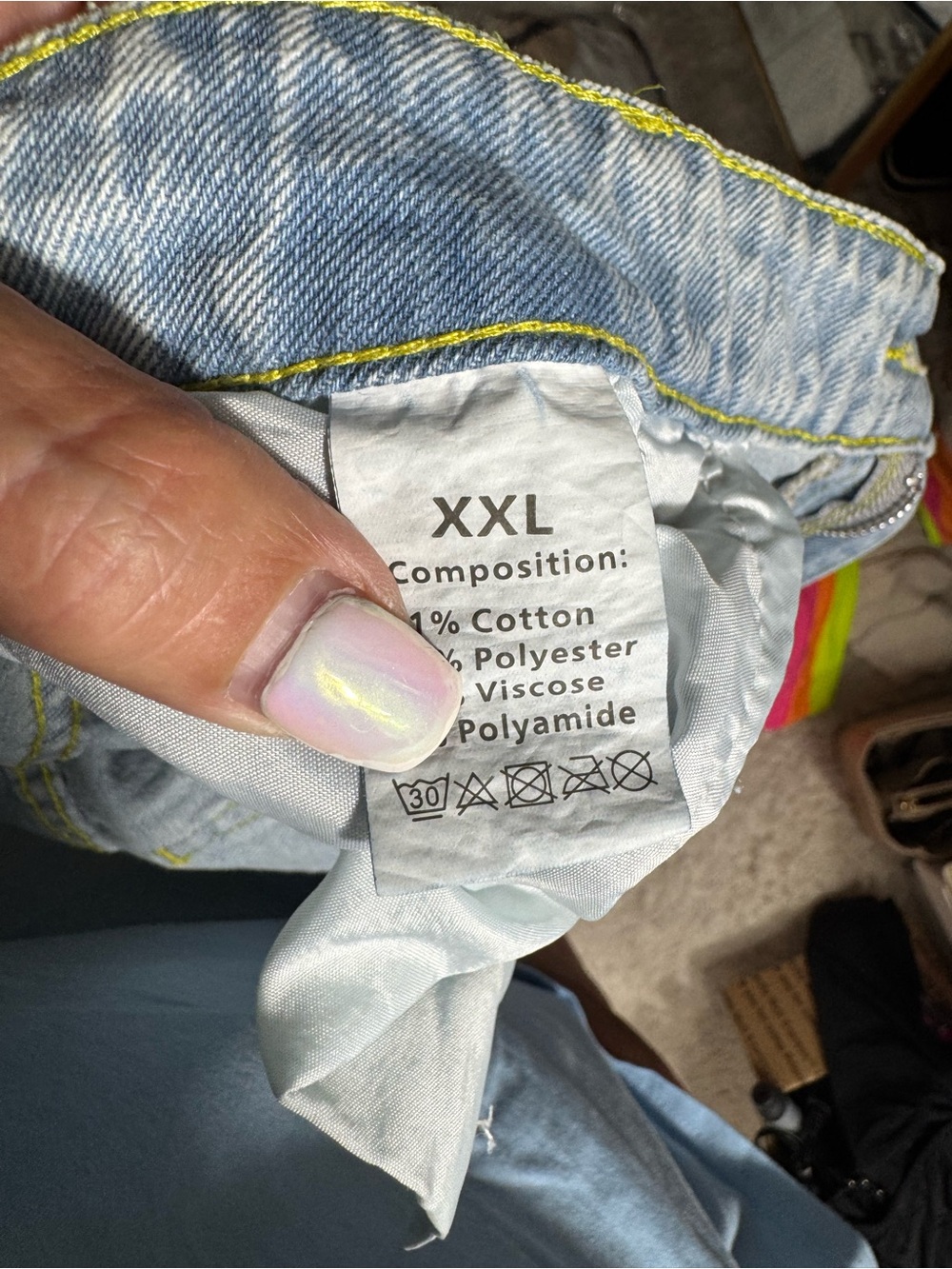 Women’s Light Blue Pearl-Embellished Jeans - Picture 8 of 8